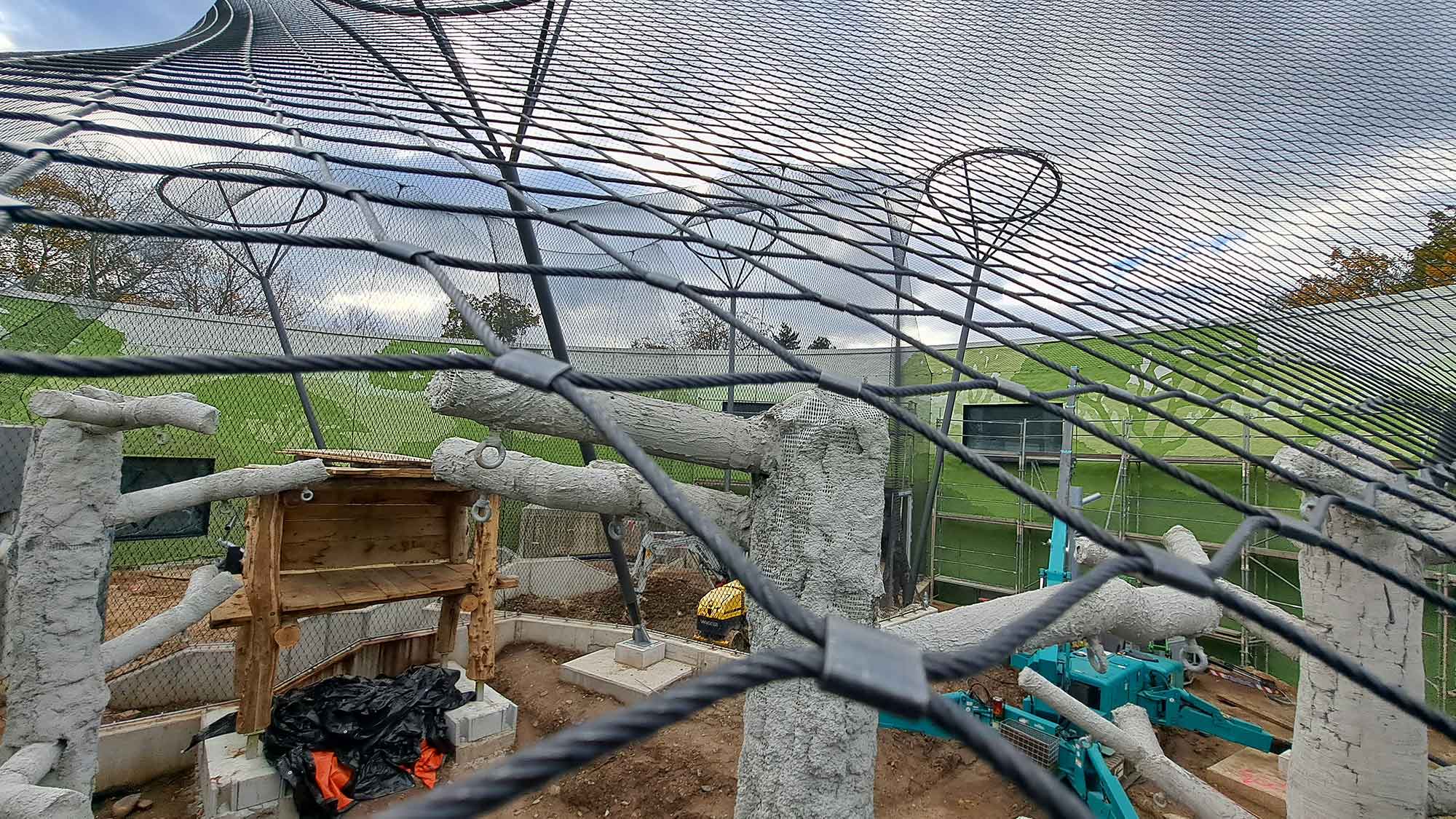 Zoo Dresden erhält 10.000 Euro Spende für das neue Orang Utan Haus Zoo Dresden erhält 10.000 Euro Spende für das neue Orang Utan Haus