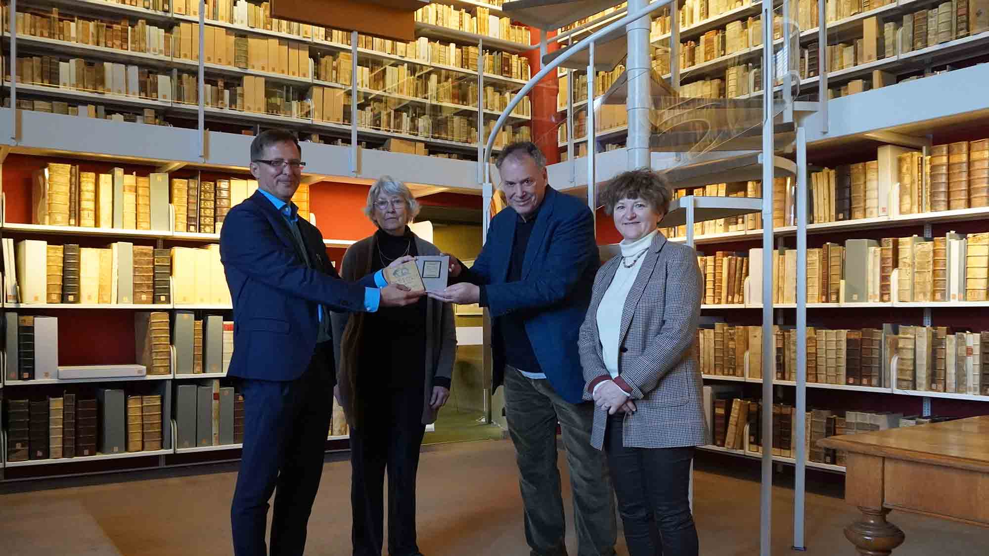 NS Raubgut: HAB restituiert 2 Bücher an die Erben von Felix Ganz und Olga Kreiß Ganz NS Raubgut: HAB restituiert 2 Bücher an die Erben von Felix Ganz und Olga Kreiß Ganz