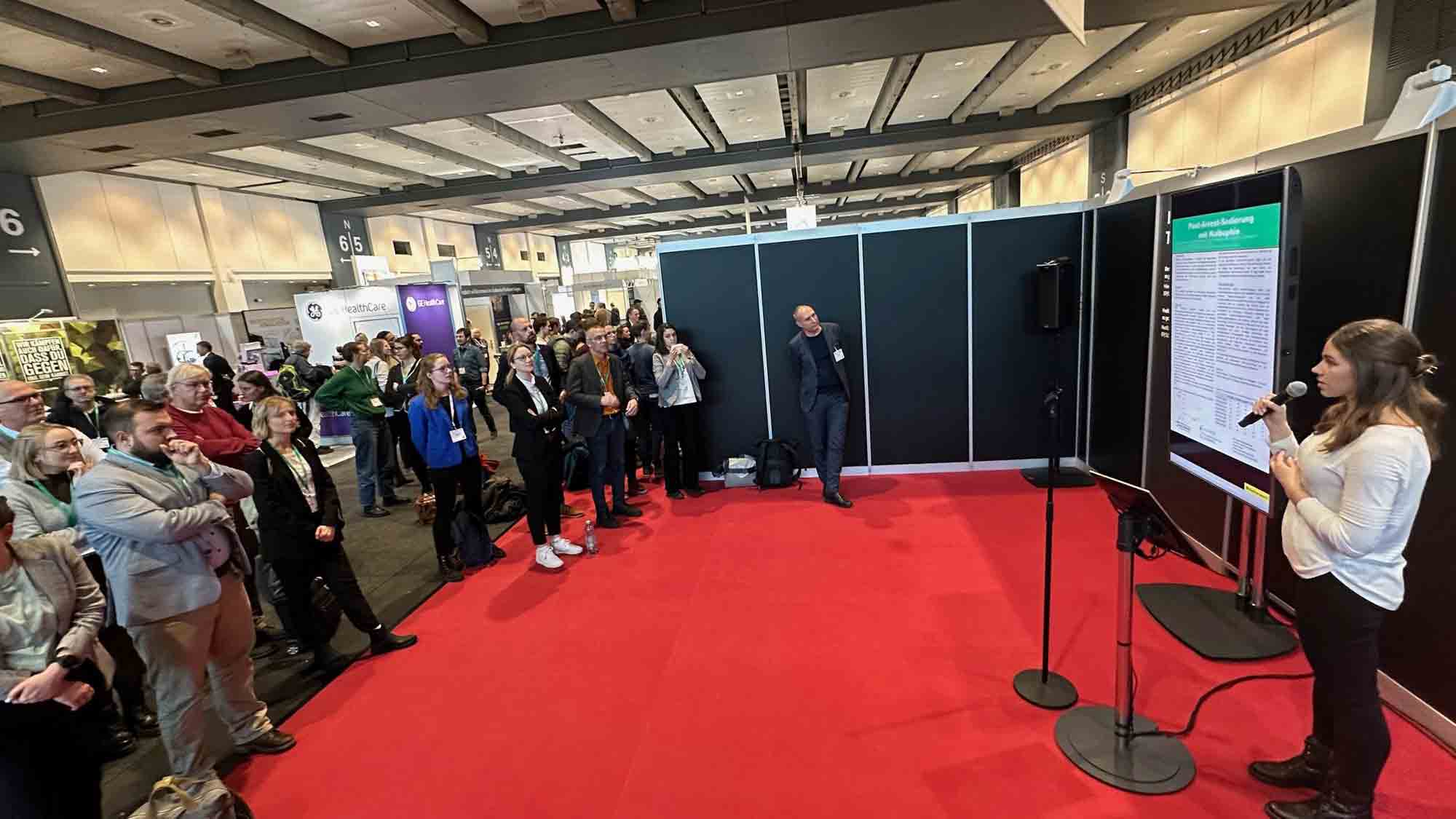 Kongress für Intensivmedizin und Notfallmedizin in Hamburg, Premiere für Schloß Holter Notfallsanitäterin Kongress für Intensivmedizin und Notfallmedizin in Hamburg, Premiere für Schloß Holter Notfallsanitäterin