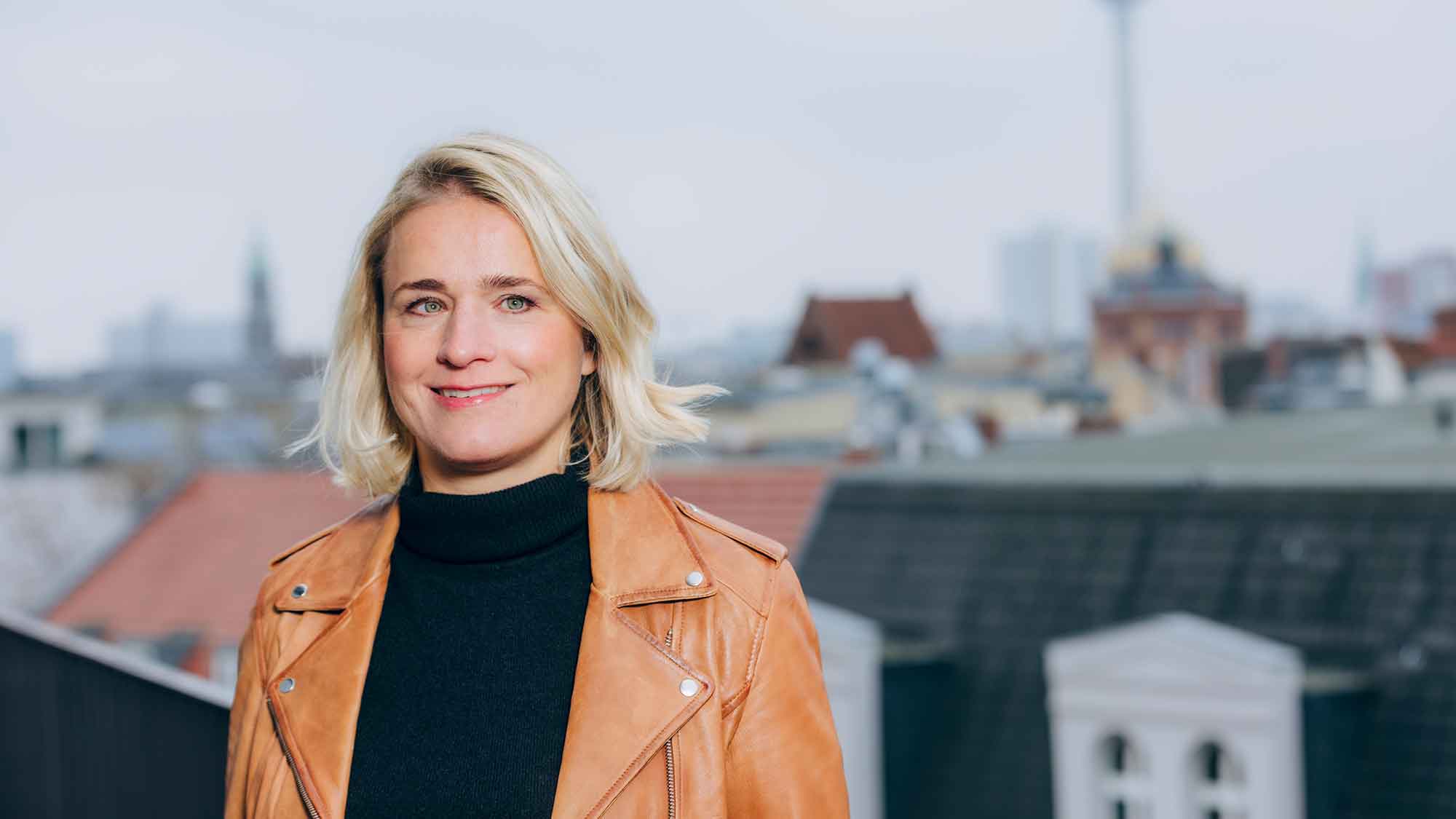 VDK Präsidentin zu den Rentenkürzungen im Haushalt: »Rentenkasse ist kein Selbstbedienungsladen« VDK Präsidentin zu den Rentenkürzungen im Haushalt: »Rentenkasse ist kein Selbstbedienungsladen«