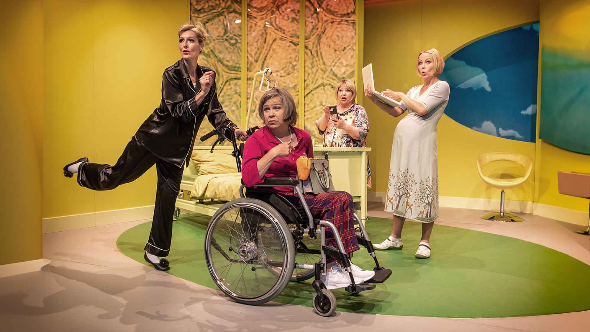 &raquo;Himmlische Zeiten&laquo; am 24. Januar 2024 im Heinz Hilpert Theater, ein Fest für das Leben und die Freundschaft