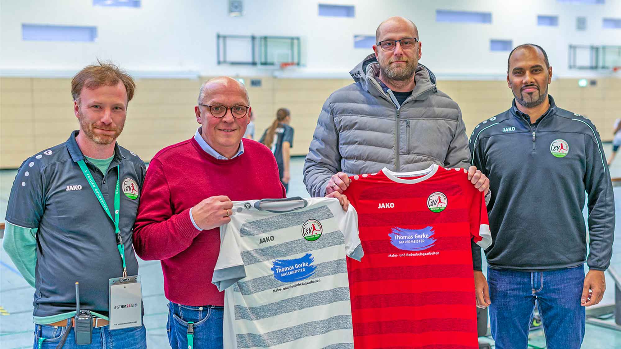 Malermeister Thomas Gerke zeigt sich begeistert vom Mädchenfußball und Frauenfußball beim FSV Gütersloh Malermeister Thomas Gerke zeigt sich begeistert vom Mädchenfußball und Frauenfußball beim FSV Gütersloh