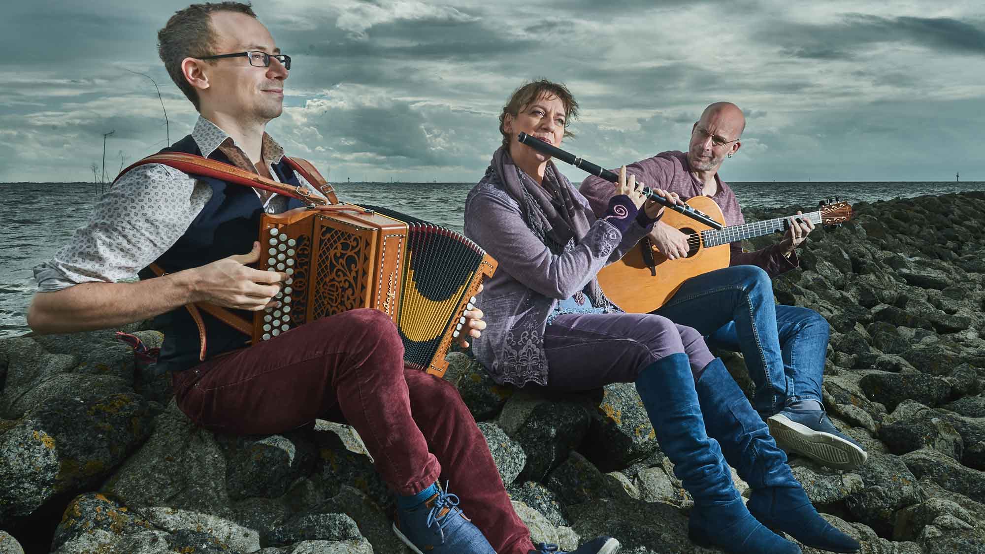 Neue Schmiede Bielefeld Bethel: Irish Folk mit »Iontach«, Irish Music Unlimited (International), 9. Februar 2024 Neue Schmiede Bielefeld Bethel: Irish Folk mit »Iontach«, Irish Music Unlimited (International), 9. Februar 2024