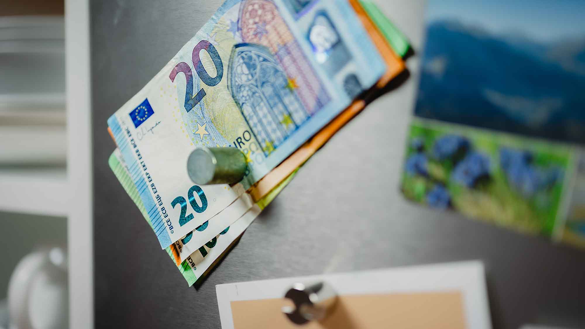IG BAU: »Inflation hat Löcher in die Bau Lohntüten gefressen«, 4.450 Bau Jobs im Kreis Gütersloh attraktiver machen: 500 Euro als »Lohn Magnet« für den Bau IG BAU: »Inflation hat Löcher in die Bau Lohntüten gefressen«, 4.450 Bau Jobs im Kreis Gütersloh attraktiver machen: 500 Euro als »Lohn Magnet« für den Bau