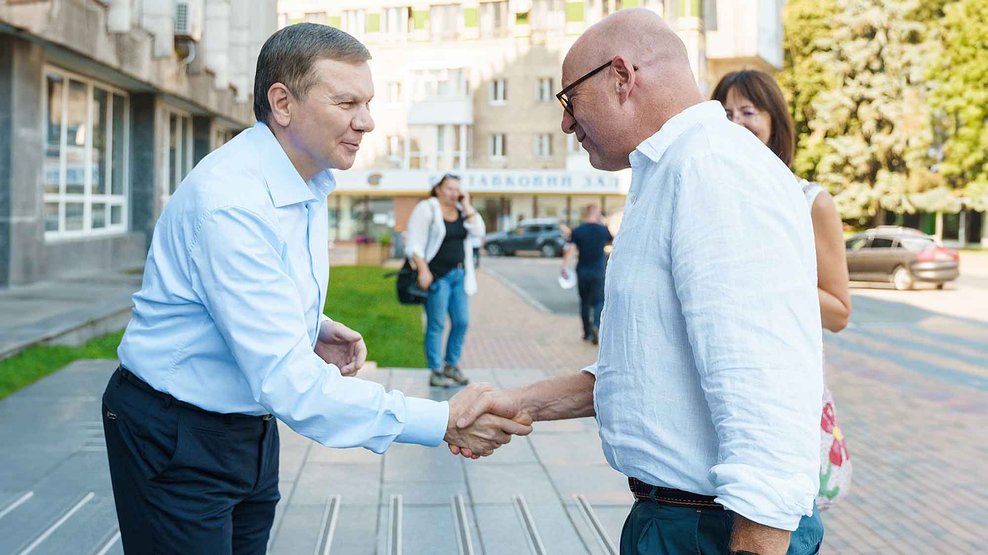2 Jahre Krieg in der Ukraine: Rückblick auf Winnyzja Hilfen, Oberbürgermeister Lewe: »Stadtgesellschaft füllt Partnerschaft mit Leben« 2 Jahre Krieg in der Ukraine: Rückblick auf Winnyzja Hilfen, Oberbürgermeister Lewe: »Stadtgesellschaft füllt Partnerschaft mit Leben«