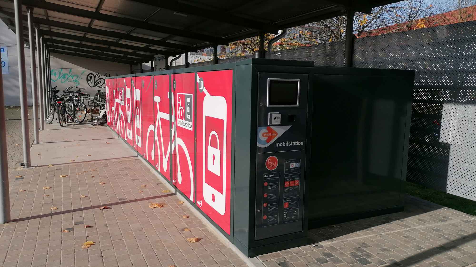 Lemgo: neue Fahrradboxen am Bahnhof und am Lüttfeld, Platz für 51 Fahrräder Lemgo: neue Fahrradboxen am Bahnhof und am Lüttfeld, Platz für 51 Fahrräder