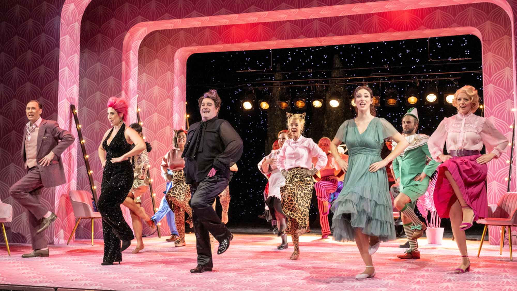 »Das Feuerwerk«: ein großes Fest im Heinz Hilpert Theater Lünen, feinste Operettenunterhaltung am 21. April 2024 »Das Feuerwerk«: ein großes Fest im Heinz Hilpert Theater Lünen, feinste Operettenunterhaltung am 21. April 2024