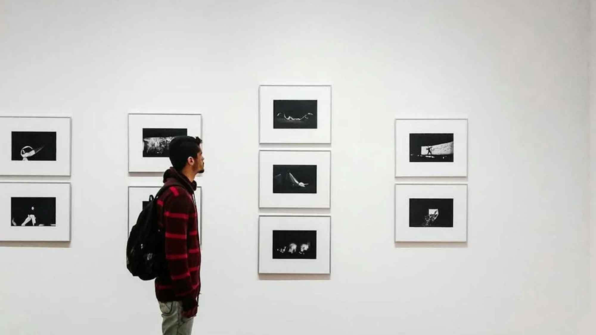 Galerie im Forum der Stadthalle Gütersloh, »Ansichten – Einsichten«, 22 Künstler des Fördervereins der Serpil Neuhaus Galerie, 11. April bis 30. Juni 2024 Galerie im Forum der Stadthalle Gütersloh, »Ansichten – Einsichten«, 22 Künstler des Fördervereins der Serpil Neuhaus Galerie, 11. April bis 30. Juni 2024
