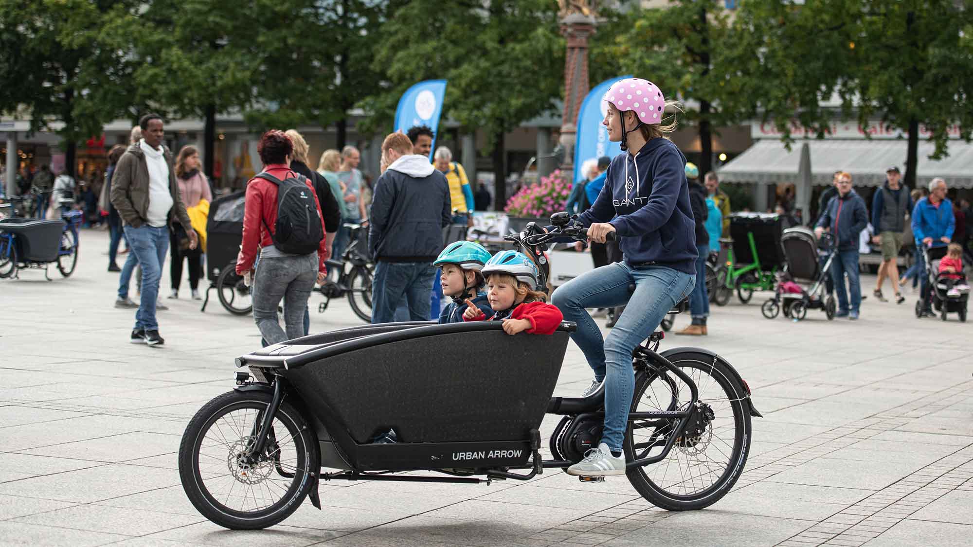 Gütersloh: Schonmal Elektrolastenrad gefahren? Kostenloser Test auf dem Rathausvorplatz, 1. Mai 2024 Gütersloh: Schonmal Elektrolastenrad gefahren? Kostenloser Test auf dem Rathausvorplatz, 1. Mai 2024
