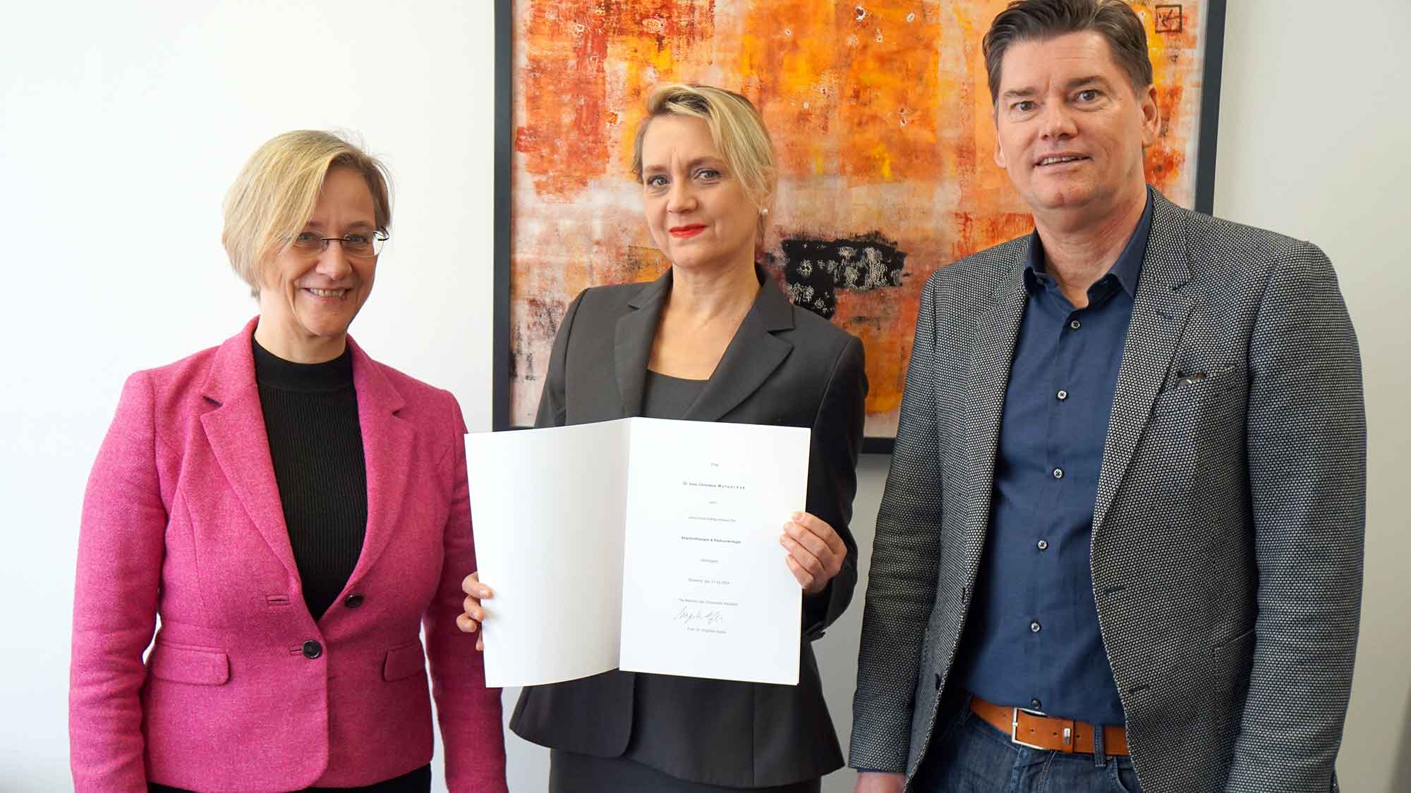 Neue Chefärztin am Klinikum Bielefeld: Universitätsprofessorin Dr. med. Christiane Ruth Matuschek übernimmt die Leitung der Strahlentherapie und Radioonkologie Neue Chefärztin am Klinikum Bielefeld: Universitätsprofessorin Dr. med. Christiane Ruth Matuschek übernimmt die Leitung der Strahlentherapie und Radioonkologie