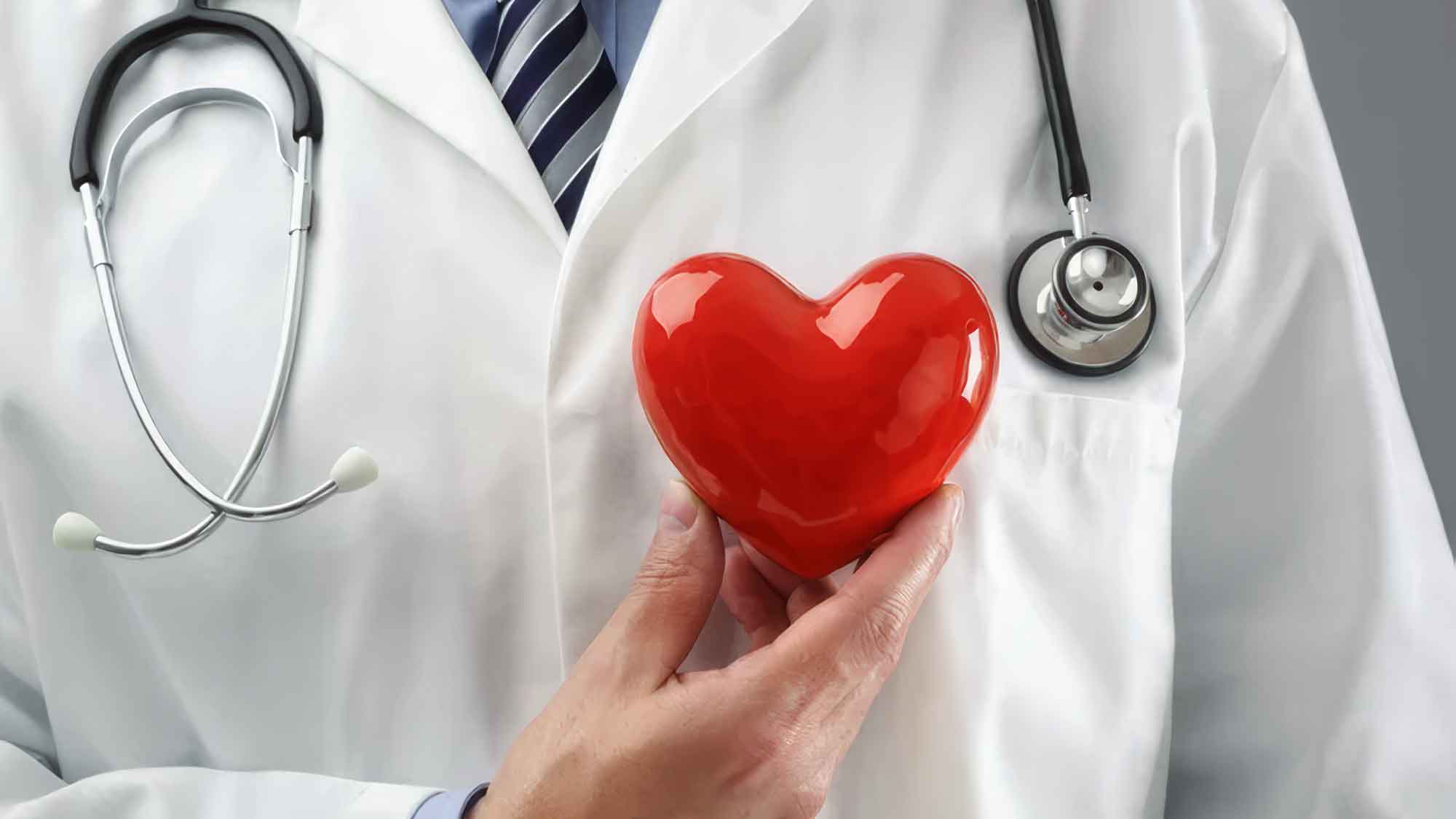 Organspende: Begleitung der Angehörigen ist wichtig: Intensivmediziner Dr. Thomas Weig im Gespräch mit der »Apotheken Umschau« zum sensiblen Thema Hirntod Organspende: Begleitung der Angehörigen ist wichtig: Intensivmediziner Dr. Thomas Weig im Gespräch mit der »Apotheken Umschau« zum sensiblen Thema Hirntod