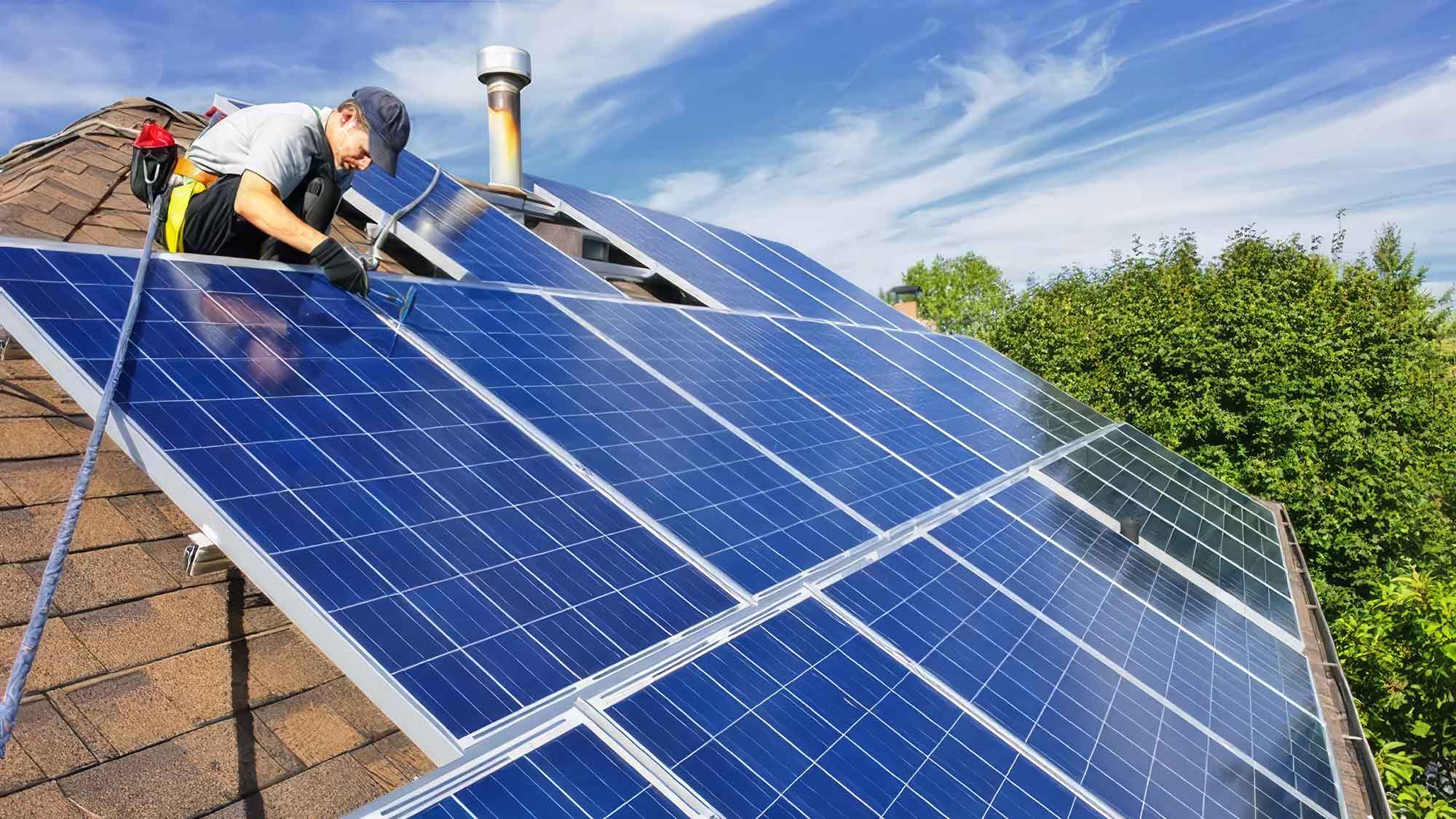 Solarenergie in Großstädten in der Krise: Auswertung der Deutschen Umwelthilfe zeigt katastrophale Verfehlung des notwendigen Zubaus Solarenergie in Großstädten in der Krise: Auswertung der Deutschen Umwelthilfe zeigt katastrophale Verfehlung des notwendigen Zubaus