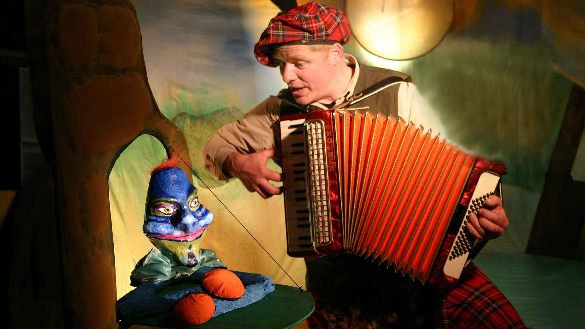 Familiensonntag im Bürgerkiez: Magisches Abenteuer in Schottland beim Kindertheater in der Weberei Gütersloh, 5. Mai 2024 Familiensonntag im Bürgerkiez: Magisches Abenteuer in Schottland beim Kindertheater in der Weberei Gütersloh, 5. Mai 2024
