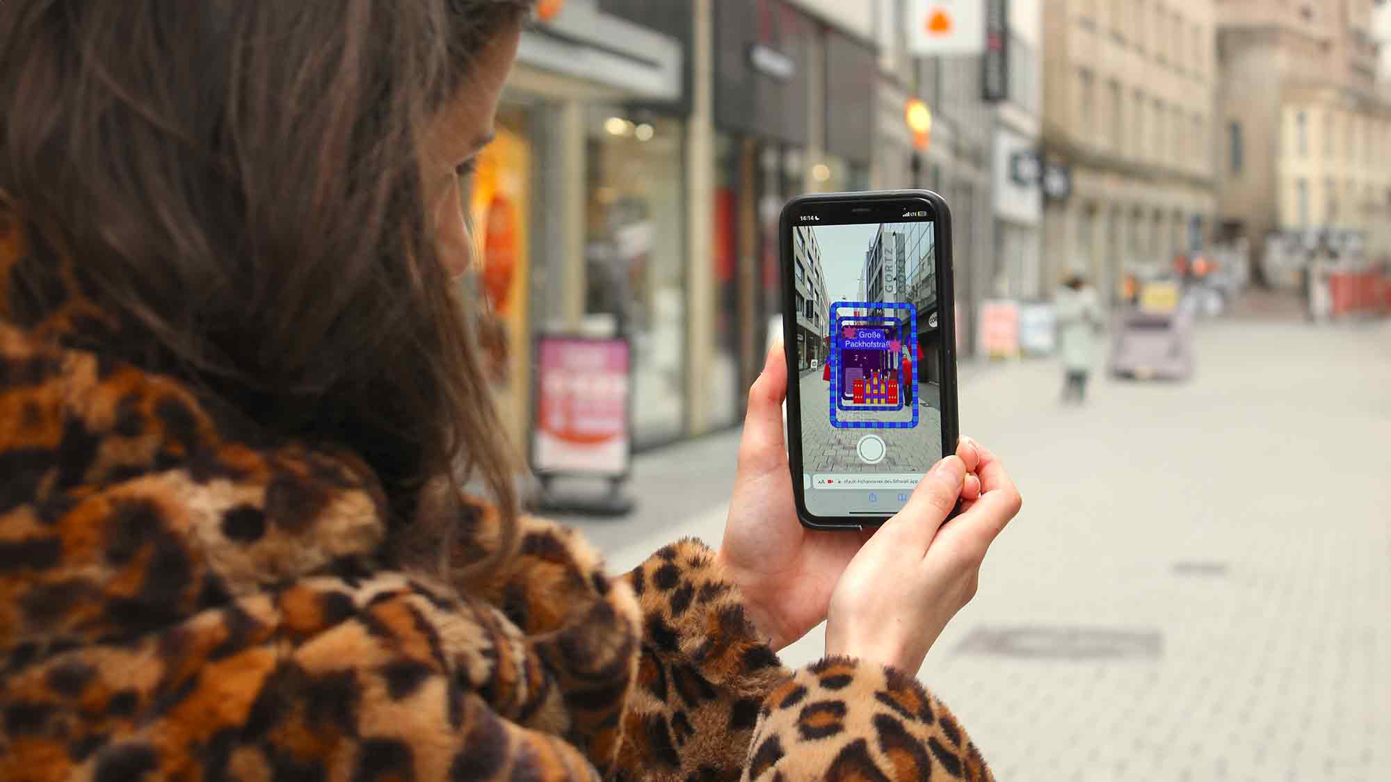 Augmented Straßenschilder geht in die 2. Runde: Hannover erweitert den öffentlichen digitalen Raum für alle Augmented Straßenschilder geht in die 2. Runde: Hannover erweitert den öffentlichen digitalen Raum für alle