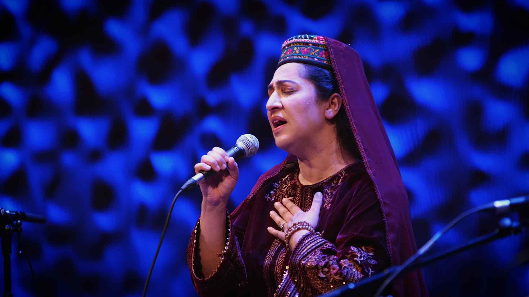 Kulturbahnhof/Helios Theater Hamm: Mystisches aus dem Norden Pakistans: Sufi Gesänge der Frauen aus Gilgit Baltistan beim Klangkosmos am 7. Mai 2024 Kulturbahnhof/Helios Theater Hamm: Mystisches aus dem Norden Pakistans: Sufi Gesänge der Frauen aus Gilgit Baltistan beim Klangkosmos am 7. Mai 2024