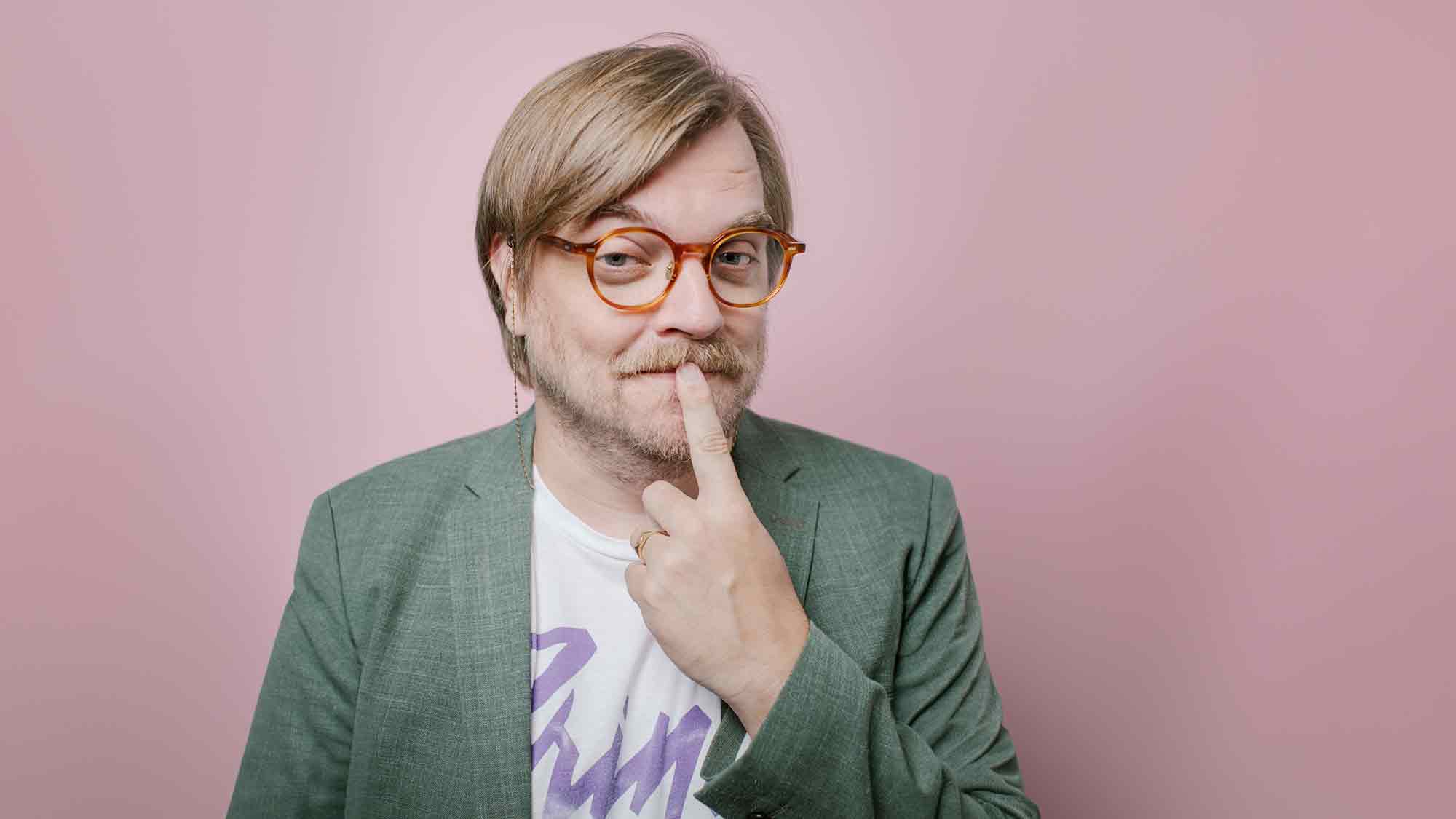Nilz Bokelberg »Büdchen of the Universe«, von VIVA in die weite Welt … und nach Lippstadt, 11. April 2025 Nilz Bokelberg »Büdchen of the Universe«, von VIVA in die weite Welt … und nach Lippstadt, 11. April 2025