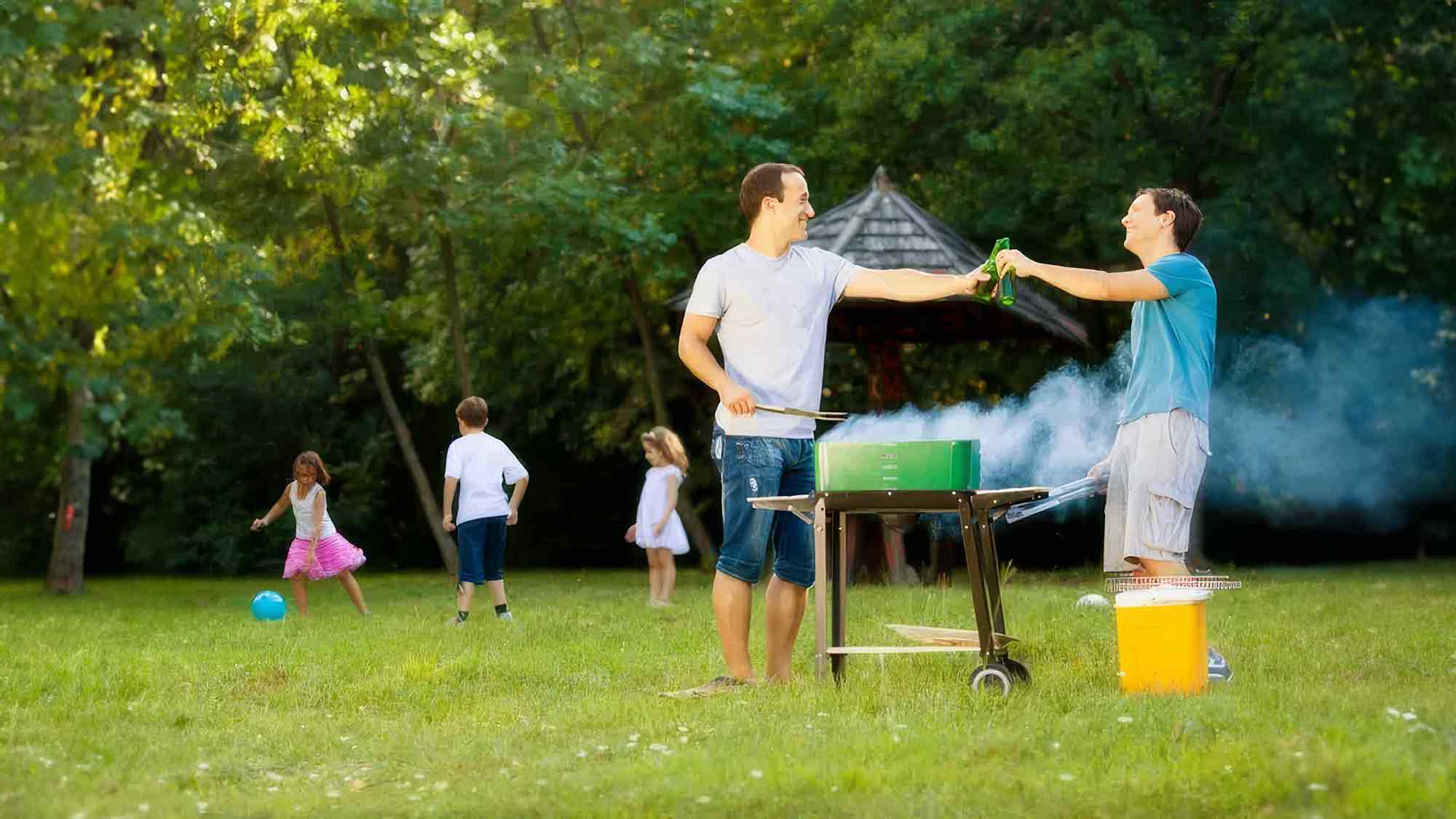 Grillen ohne Gefahr – saftig, aber sicher: für ein unbeschadetes Familien BBQ Grillen ohne Gefahr – saftig, aber sicher: für ein unbeschadetes Familien BBQ