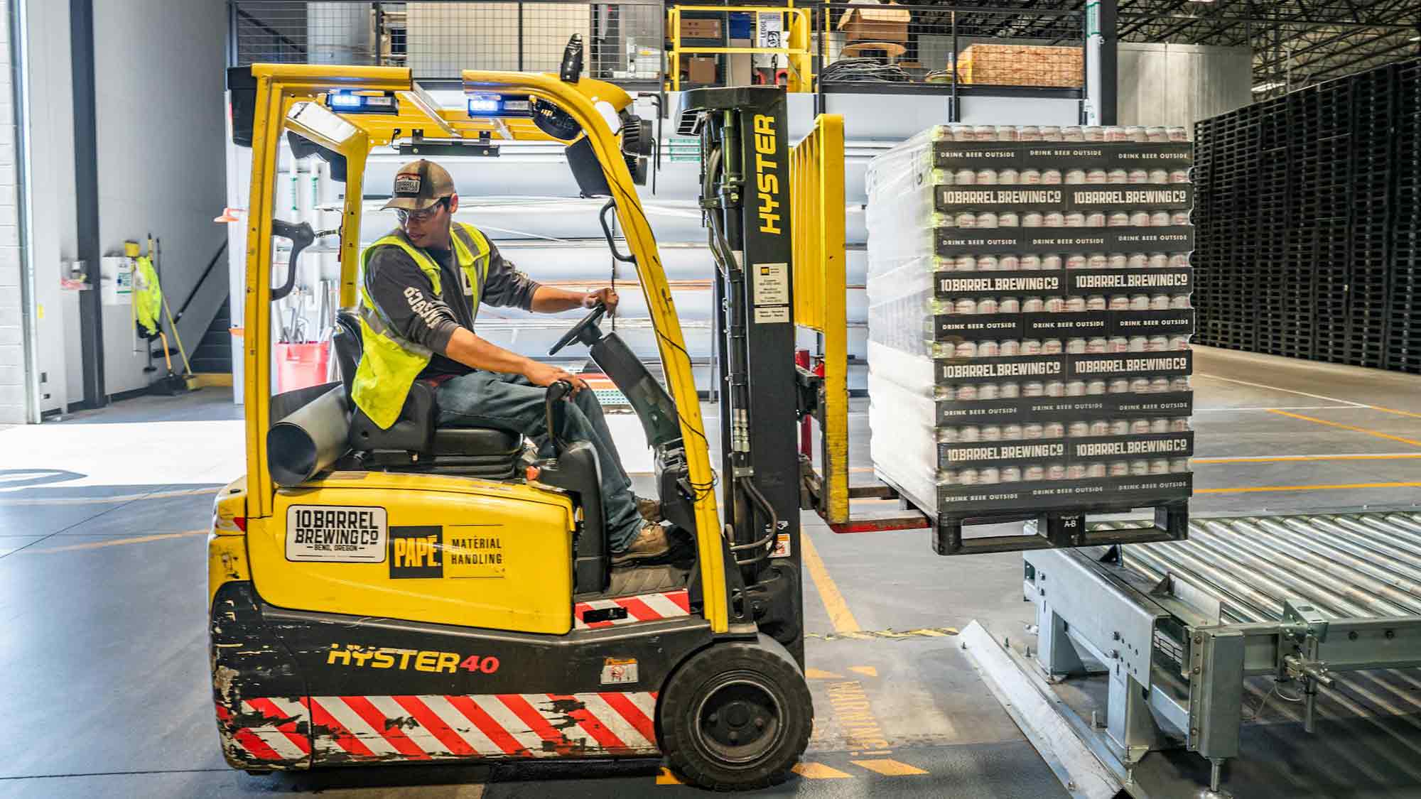 Wie Unternehmen davon profitieren können, ihre Waren auf Paletten zu transportieren Wie Unternehmen davon profitieren können, ihre Waren auf Paletten zu transportieren