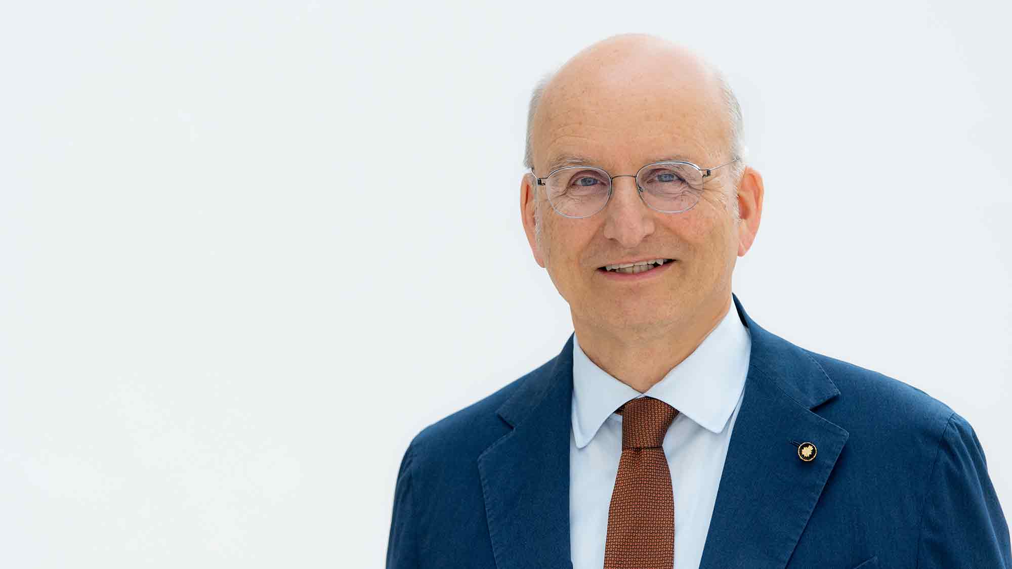 Neuer Präsident der Deutschen Assoziation des Malteserordens: Ernst Freiherr von Freyberg übernimmt Amt von Erich Prinz von Lobkowicz Neuer Präsident der Deutschen Assoziation des Malteserordens: Ernst Freiherr von Freyberg übernimmt Amt von Erich Prinz von Lobkowicz