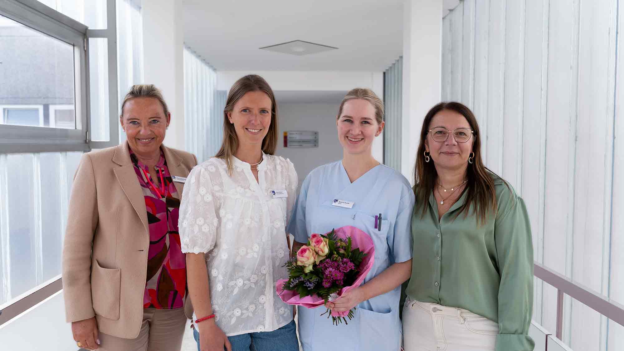 Ein Jahrgang mit Persönlichkeit: Glückwunsch an die ersten Absolventinnen der Ausbildung zur Medizinischen Fachangestellten im Klinikum Gütersloh Ein Jahrgang mit Persönlichkeit: Glückwunsch an die ersten Absolventinnen der Ausbildung zur Medizinischen Fachangestellten im Klinikum Gütersloh