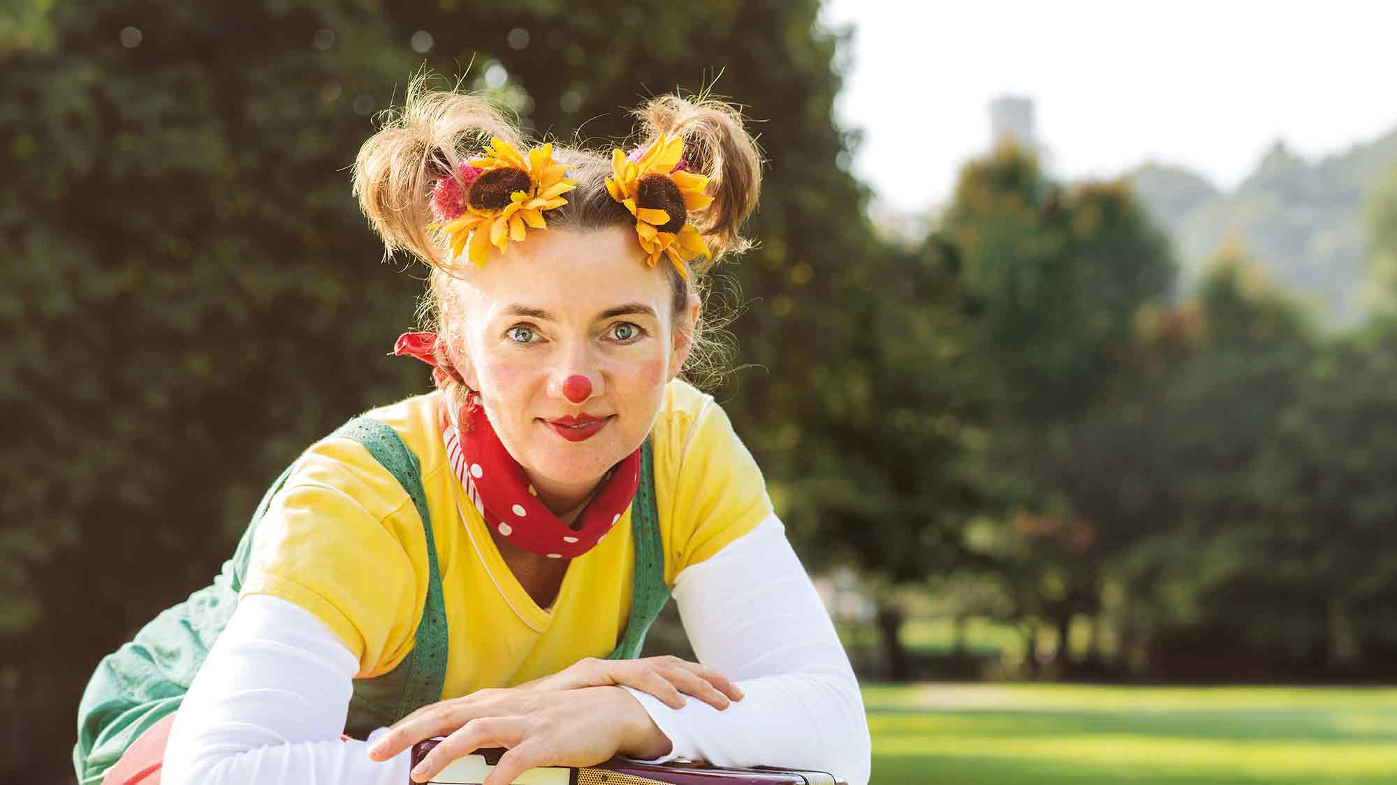 Lemgo: Astrid Hauke und Osvaldo Hernandez, »Die abenteuerliche Reise der Lieselotte Quetschkommode«, Kinderkonzert und Clownerie ab 3 Jahren, 10. Juli 2024 Lemgo: Astrid Hauke und Osvaldo Hernandez, »Die abenteuerliche Reise der Lieselotte Quetschkommode«, Kinderkonzert und Clownerie ab 3 Jahren, 10. Juli 2024