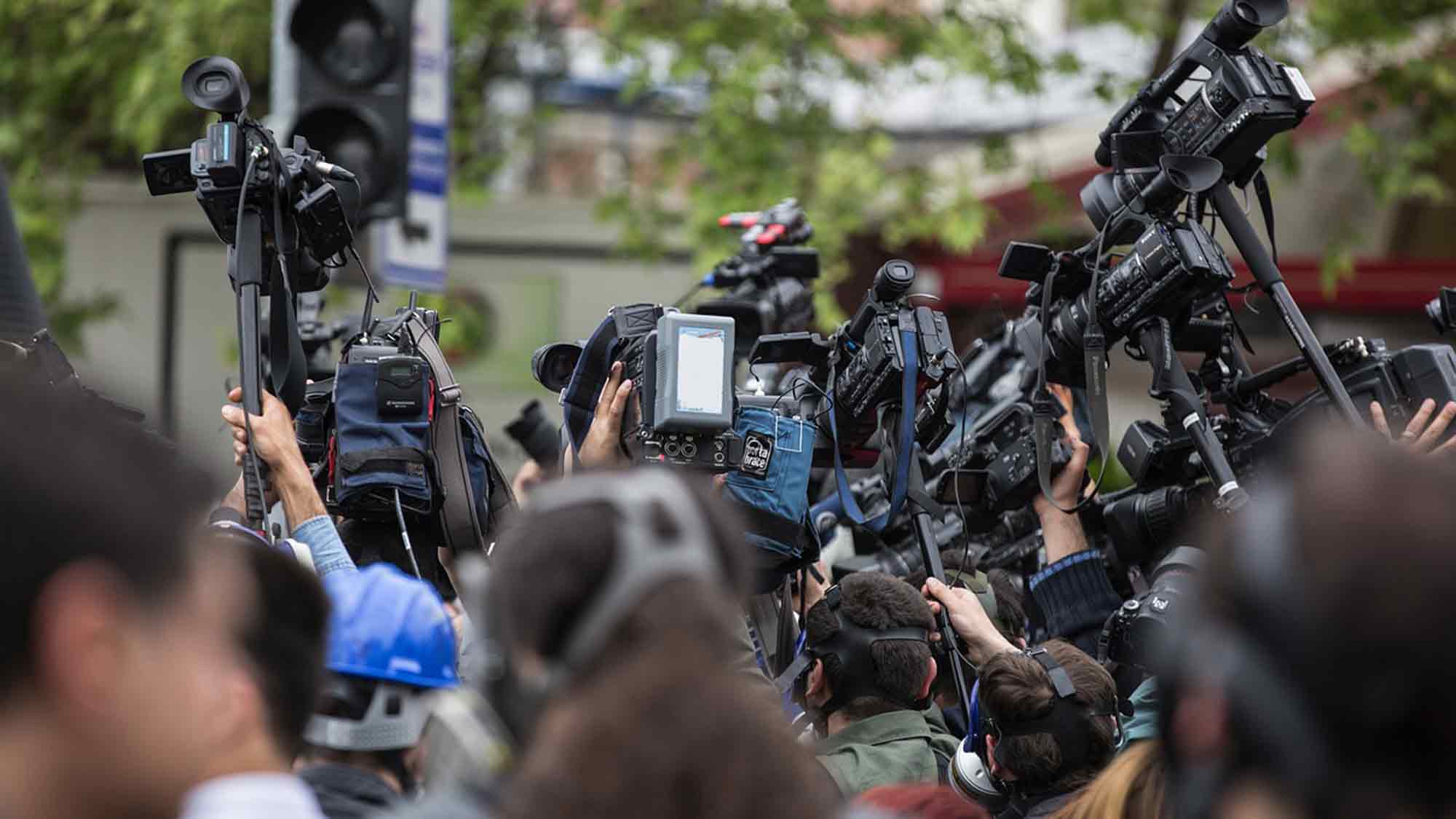 Tolerante sind klug, Patrioten die Blöden: Wenn Haltungsjournalisten ihrem Neid freien Lauf lassen … Kommentar von Dennis Riehle Tolerante sind klug, Patrioten die Blöden: Wenn Haltungsjournalisten ihrem Neid freien Lauf lassen … Kommentar von Dennis Riehle