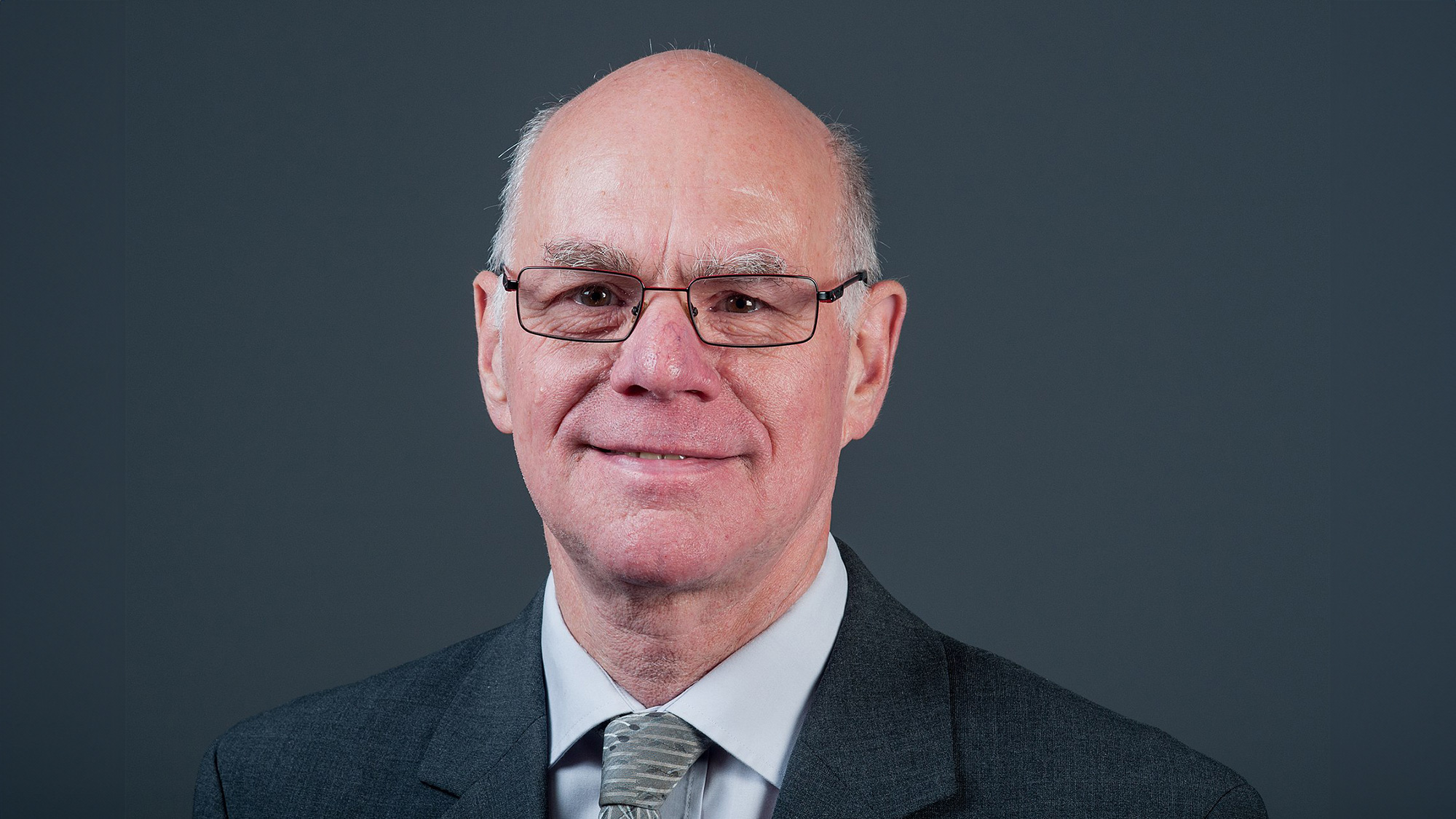 Norbert Lammert im »Senioren Ratgeber«: »Mit Gelassenheit und einem freundlichen Wort wächst die Akzeptanz für Entscheidungen« Norbert Lammert im »Senioren Ratgeber«: »Mit Gelassenheit und einem freundlichen Wort wächst die Akzeptanz für Entscheidungen«