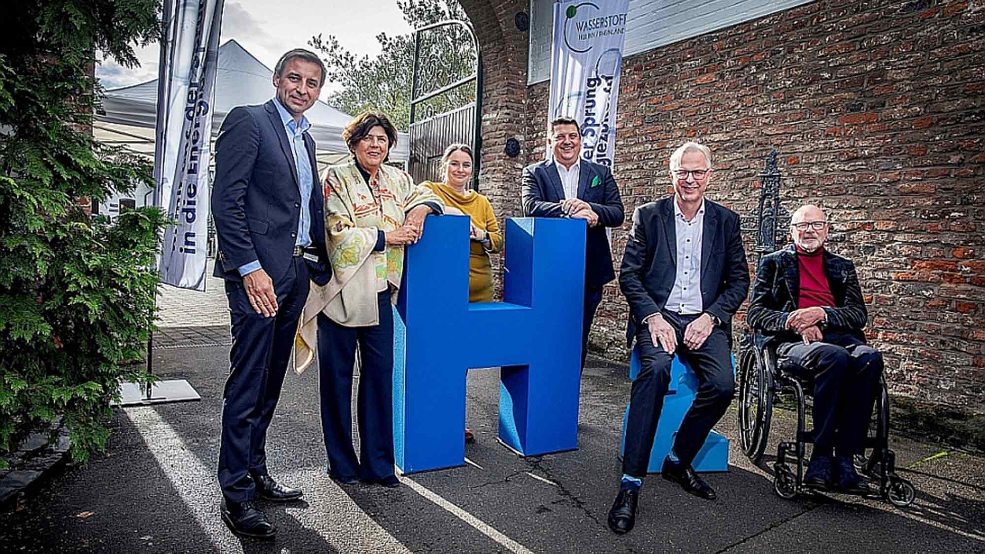 Wasserstoff Hub Rhein Kreis Neuss/Rheinland: Mit Wasserstoff die Zukunft erobern, 1. Oktober 2024 Wasserstoff Hub Rhein Kreis Neuss/Rheinland: Mit Wasserstoff die Zukunft erobern, 1. Oktober 2024