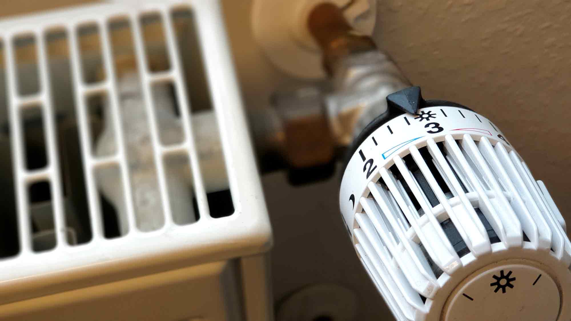Energiesparend in die Heizsaison starten: Verbraucherzentrale NRW gibt Tipps für private Haushalte, wie sich Heizkosten sparen lassen