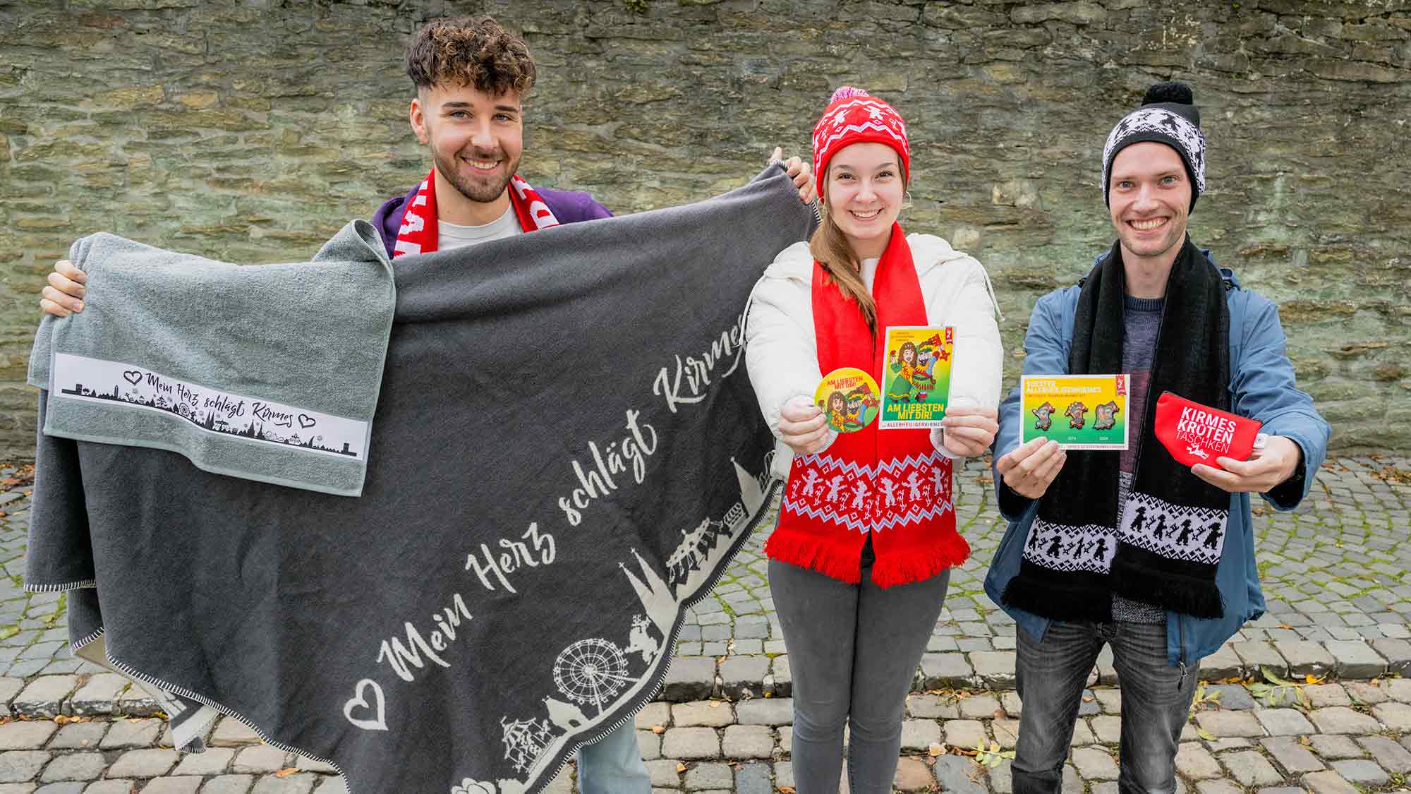 Soest: Die Kirmes 2024 wird kuschelig – Kirmes Fan Artikel sorgen für Vorfreude und wohlige Wärme an kalten November Tagen Soest: Die Kirmes 2024 wird kuschelig – Kirmes Fan Artikel sorgen für Vorfreude und wohlige Wärme an kalten November Tagen