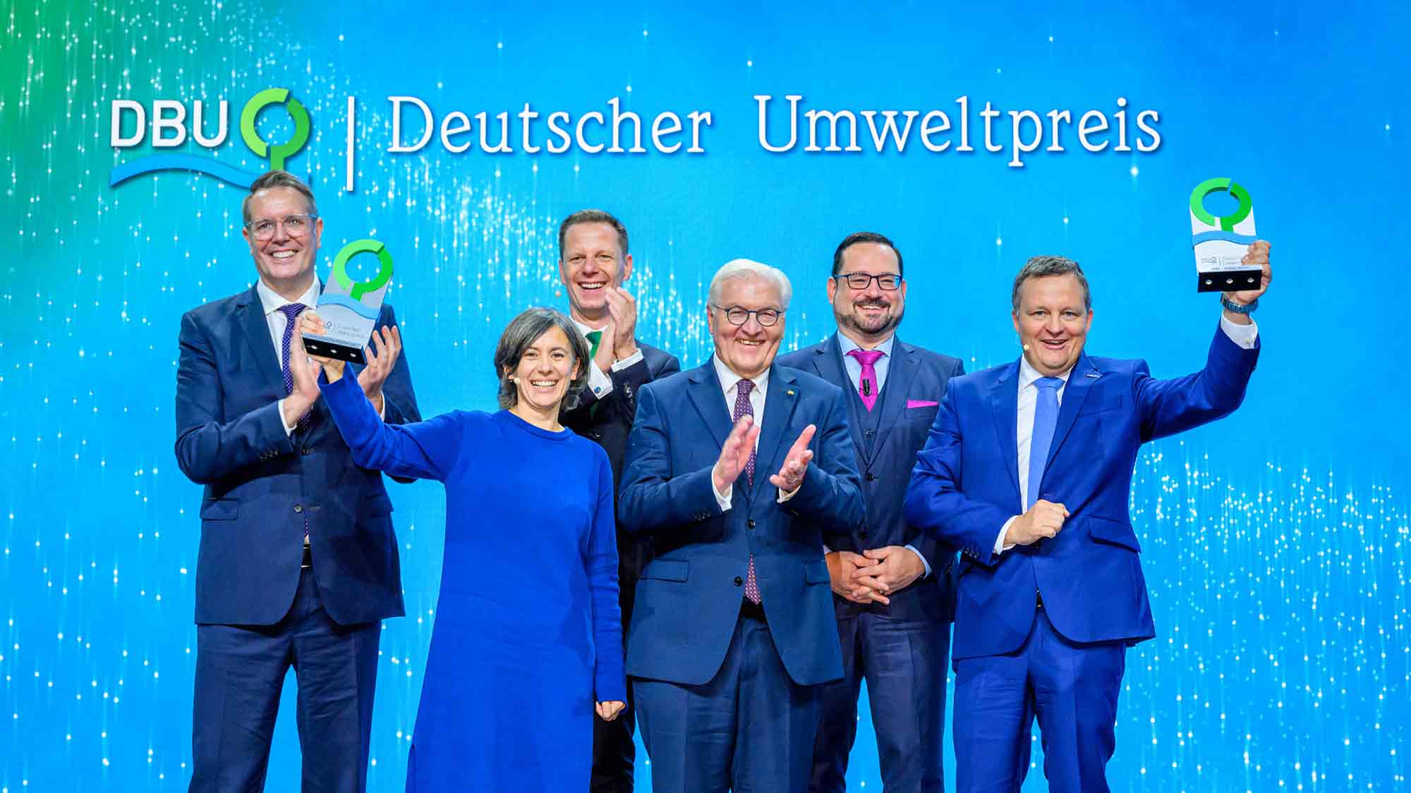 Steinmeier setzt auf Stärke der Demokratie beim Klimaschutz und Umweltschutz – Deutscher Umweltpreis der DBU an Tanneberger und Speidel Steinmeier setzt auf Stärke der Demokratie beim Klimaschutz und Umweltschutz – Deutscher Umweltpreis der DBU an Tanneberger und Speidel