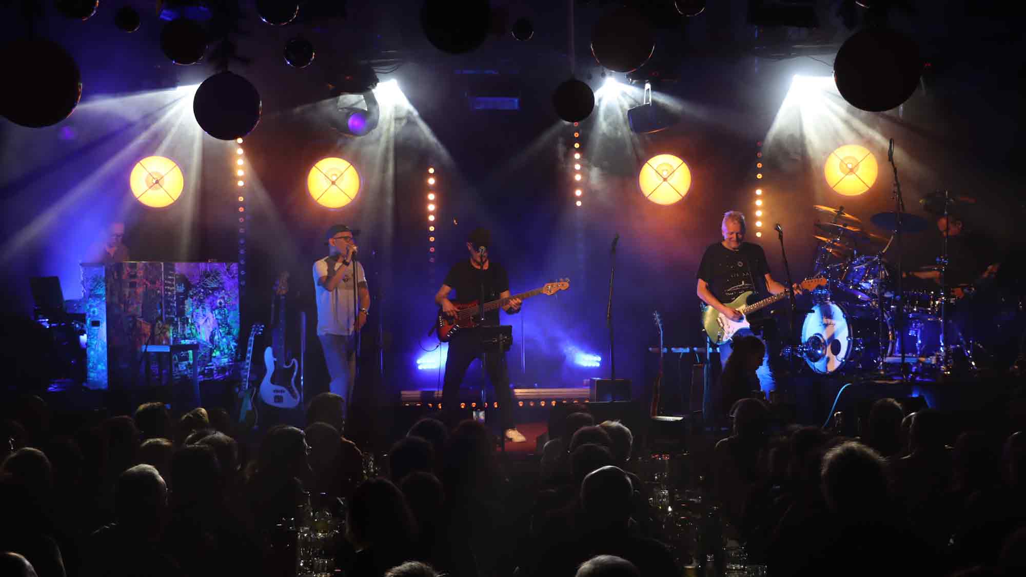 Rekordnachfrage beim Ticketvorverkauf der Traditionskonzerte: Bürgerkiez und »smALLStars« kündigen Zusatzkonzert an, 26. Dezember 2024 Rekordnachfrage beim Ticketvorverkauf der Traditionskonzerte: Bürgerkiez und »smALLStars« kündigen Zusatzkonzert an, 26. Dezember 2024