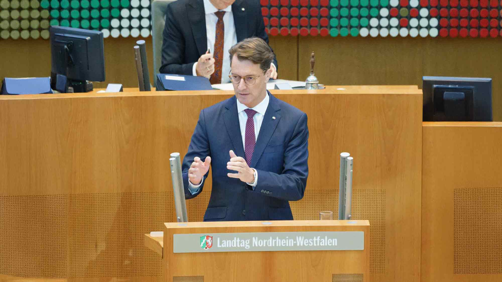 Nach Solingen: Landesregierung beschließt umfassendes Paket zu Sicherheit, Migration und Prävention in Nordrhein Westfalen Nach Solingen: Landesregierung beschließt umfassendes Paket zu Sicherheit, Migration und Prävention in Nordrhein Westfalen