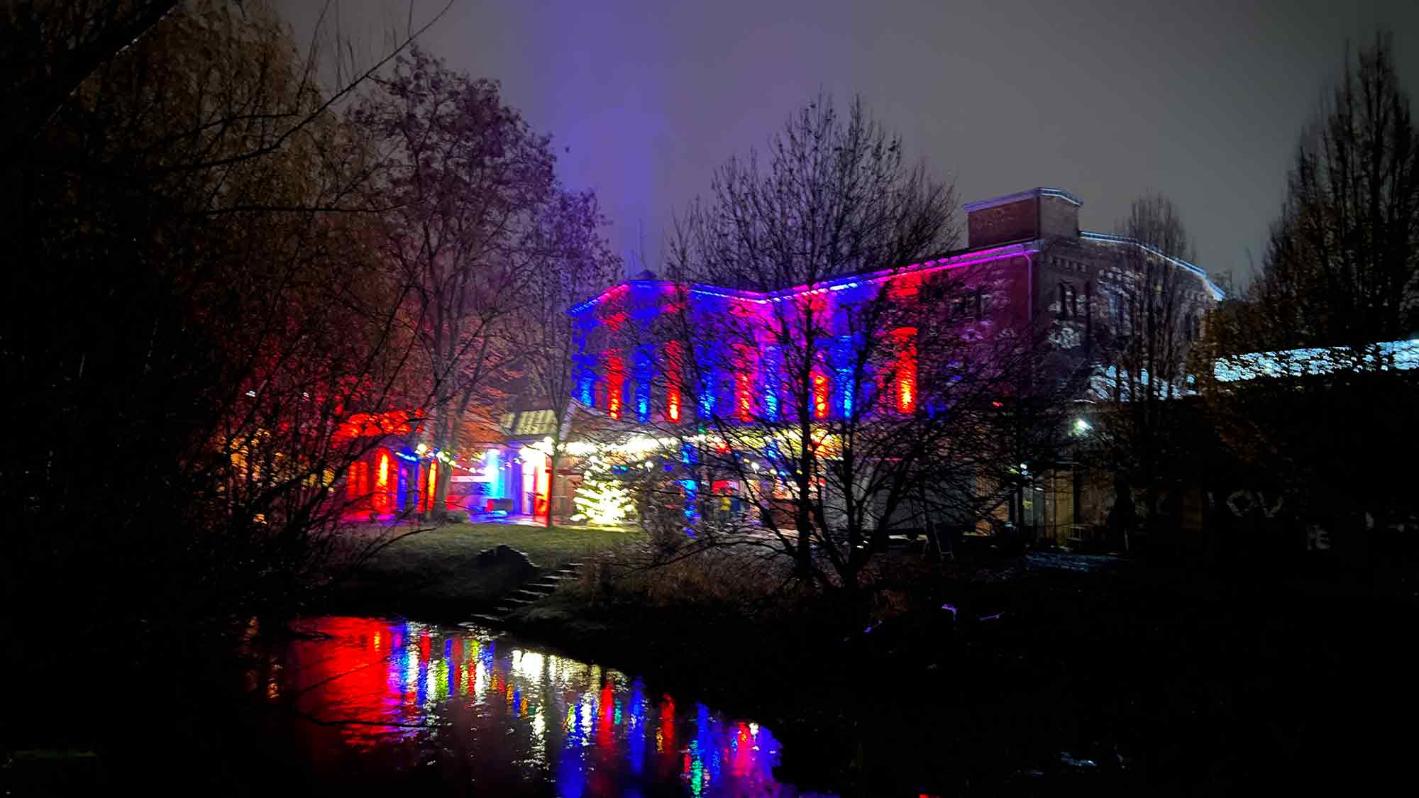 Anglühen und Nachtflohmarkt, Geselligkeit mit Live Musik auf der Weberei Terrasse Gütersloh: Eröffnung der Glühwein Saison, 29. November 2024 Anglühen und Nachtflohmarkt, Geselligkeit mit Live Musik auf der Weberei Terrasse Gütersloh: Eröffnung der Glühwein Saison, 29. November 2024