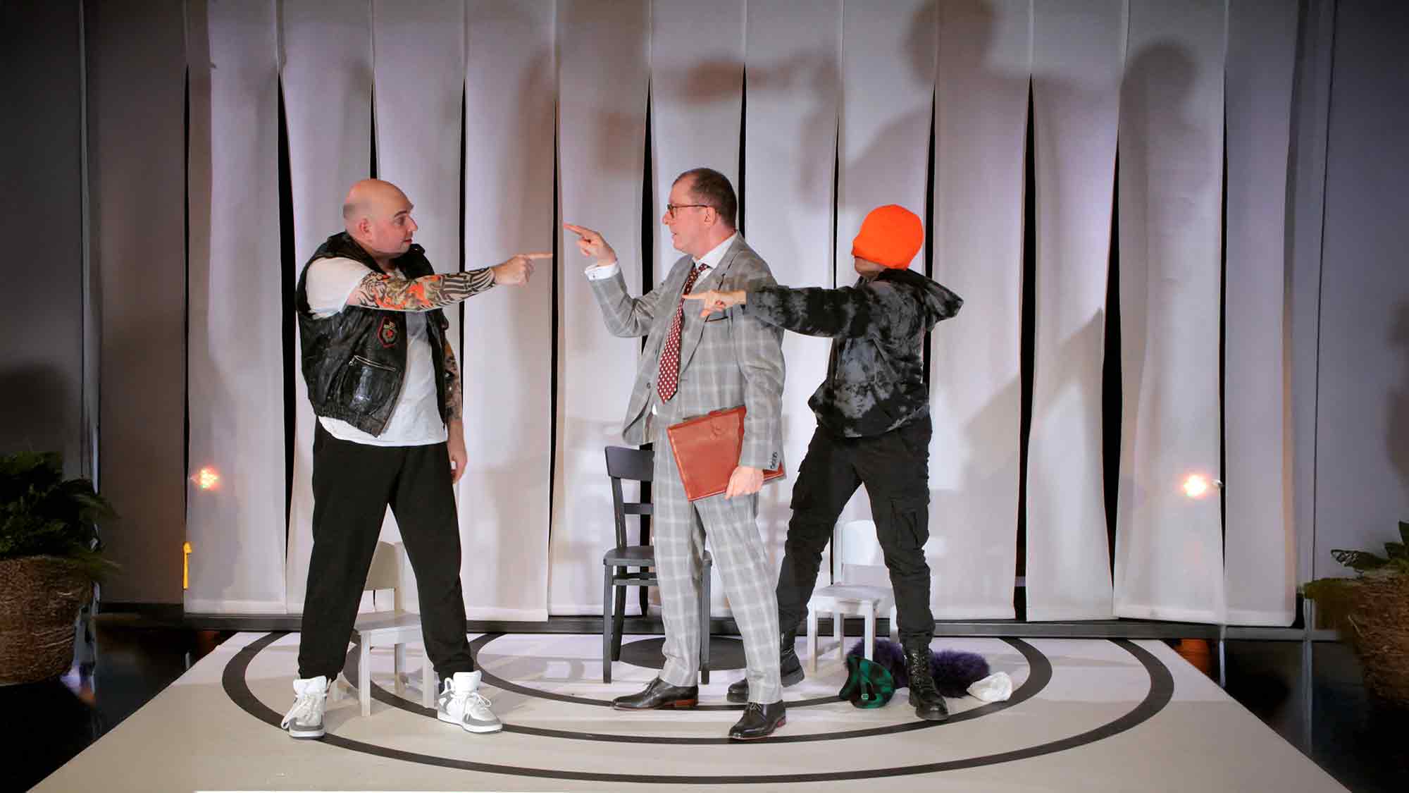 Krimikomödie »Achtsam Morden« nach dem Bestsellerroman von Karsten Dusse in Bad Salzuflen, 13. Dezember 2024 Krimikomödie »Achtsam Morden« nach dem Bestsellerroman von Karsten Dusse in Bad Salzuflen, 13. Dezember 2024