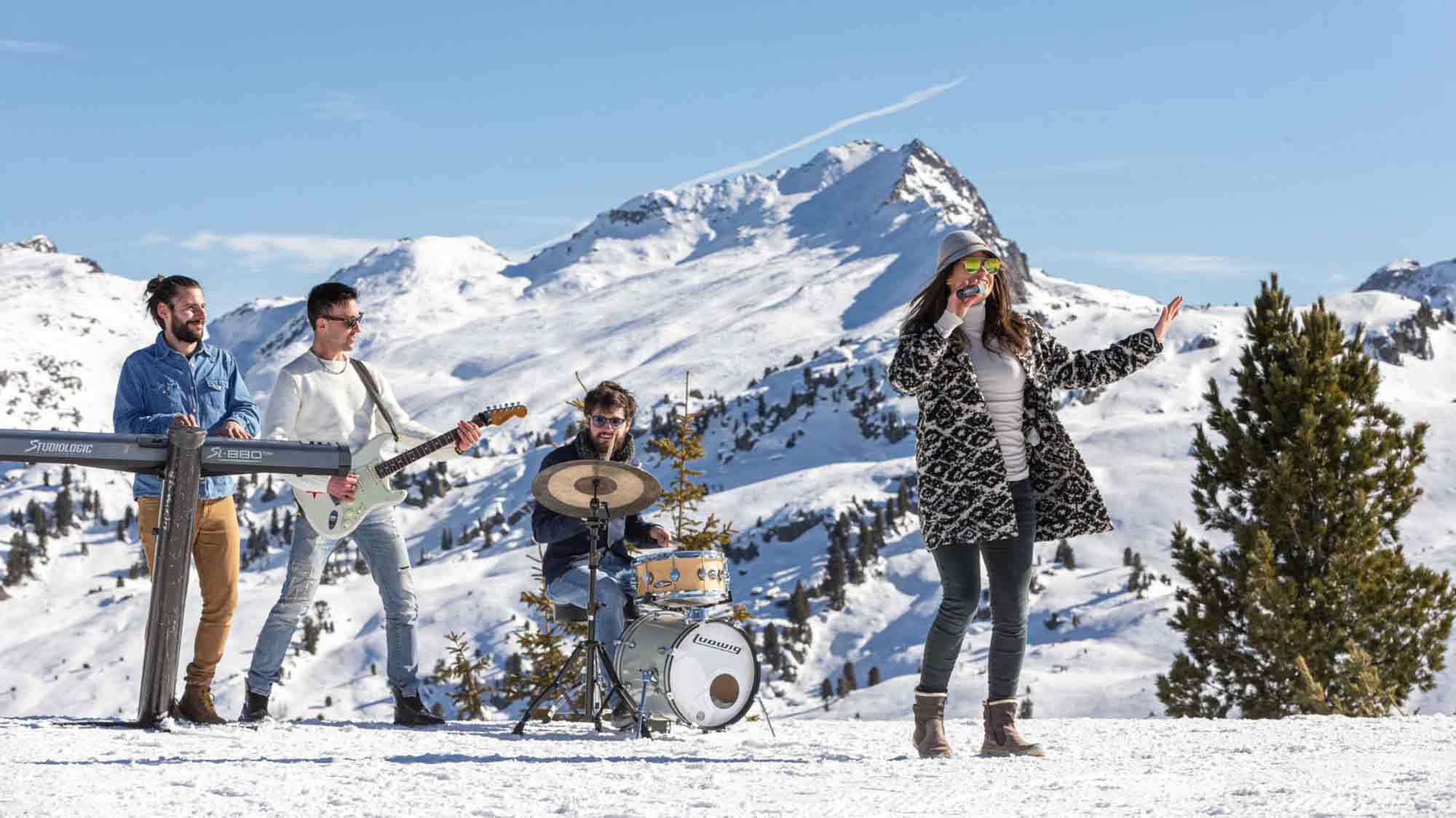 Musikwinter im Trentino: Instrumente aus Eis beim Paradice Music und warme Klänge beim Dolomiti Ski Jazz Musikwinter im Trentino: Instrumente aus Eis beim Paradice Music und warme Klänge beim Dolomiti Ski Jazz