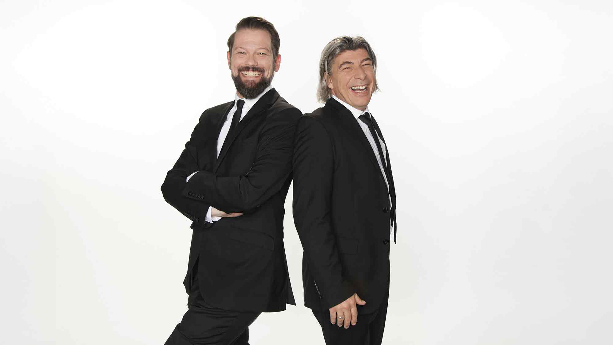 Lippetal Premiere: »ONKeL fISCH« mit »WDR 2 Zugabe Pur Jahresrückblicksshow« am 18. Januar 2025 im Bürgerhaus Herzfeld (Kabarett und Satire) Lippetal Premiere: »ONKeL fISCH« mit »WDR 2 Zugabe Pur Jahresrückblicksshow« am 18. Januar 2025 im Bürgerhaus Herzfeld (Kabarett und Satire)
