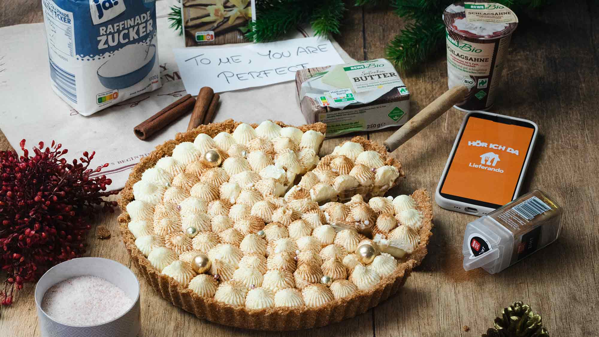 Filmreif genießen: #Tastefilm Trend erleben mit dem Banoffee Pie aus &raquo;Tatsächlich Liebe&laquo; – Zutaten blitzschnell geliefert mit Lieferando x REWE Express
