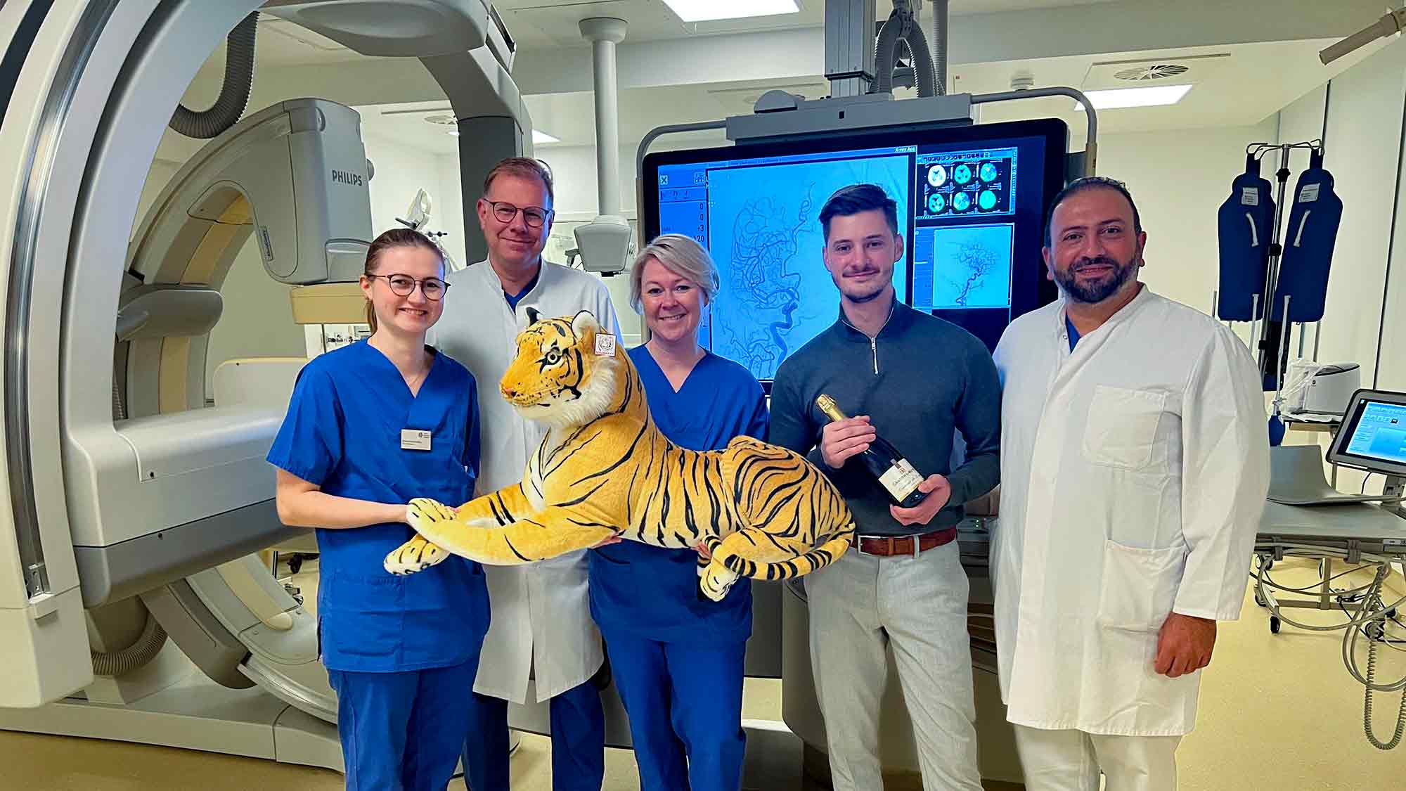 Angiografie Team mit Fingerspitzengefühl – Rekordpunktzahl erreicht: Preisübergabe im Sankt Elisabeth Hospital Gütersloh Angiografie Team mit Fingerspitzengefühl – Rekordpunktzahl erreicht: Preisübergabe im Sankt Elisabeth Hospital Gütersloh